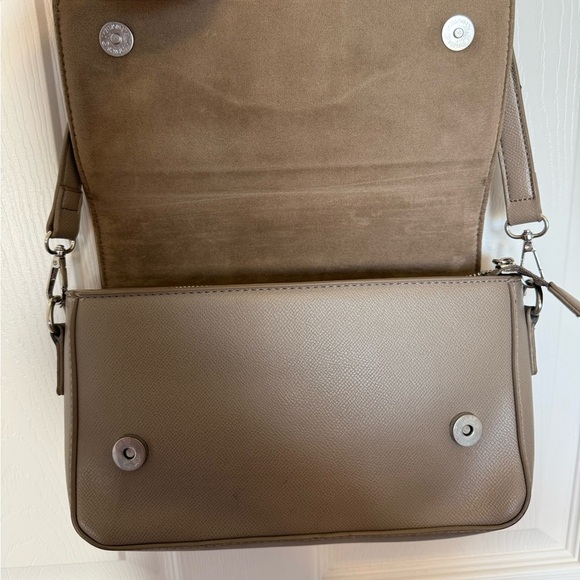 4/$20 Badgley Mischka NWOT cross body purse with logo bow detail - Picture 5 of 13